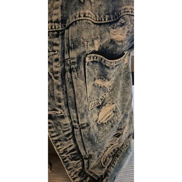 EUC HENRY & WILLIAM VEST MENS DENIM BIKER TRUCKER BUTTON DISTRESSED SZ L - Picture 3 of 6